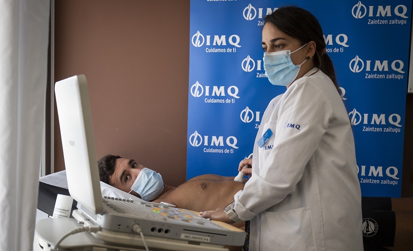 Los jugadores del Deportivo Alavés comienzan la temporada con los reconocimientos médico-deportivos en IMQ